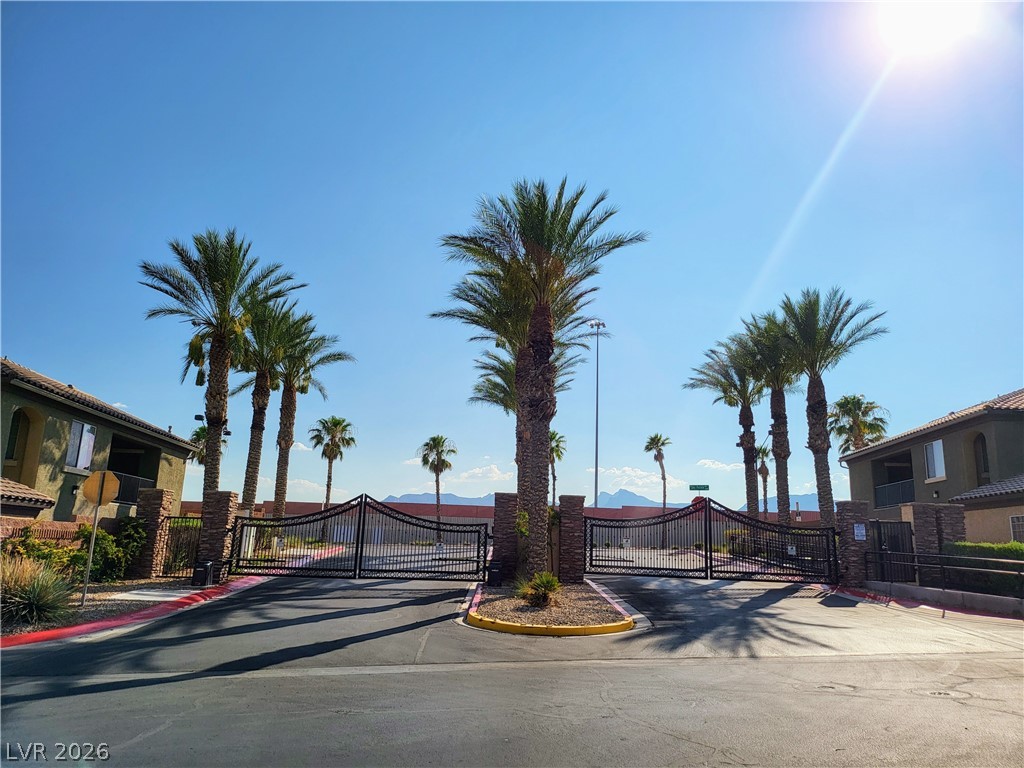 L 6868 Sky Pointe Drive 1047