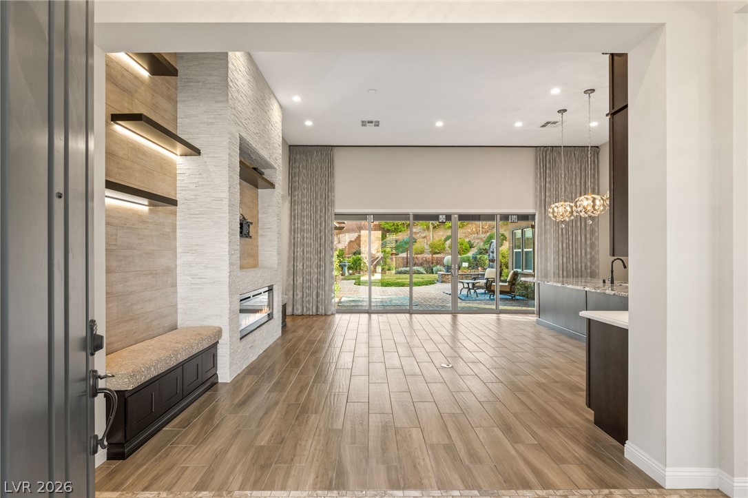 10179 Emerald Sunset Court