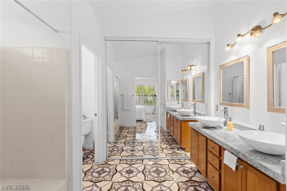 924 Ashurst Court
