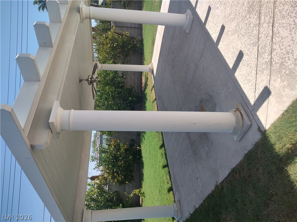 325 Park Way West
