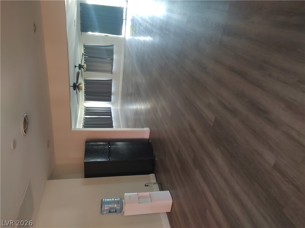 325 Park Way West