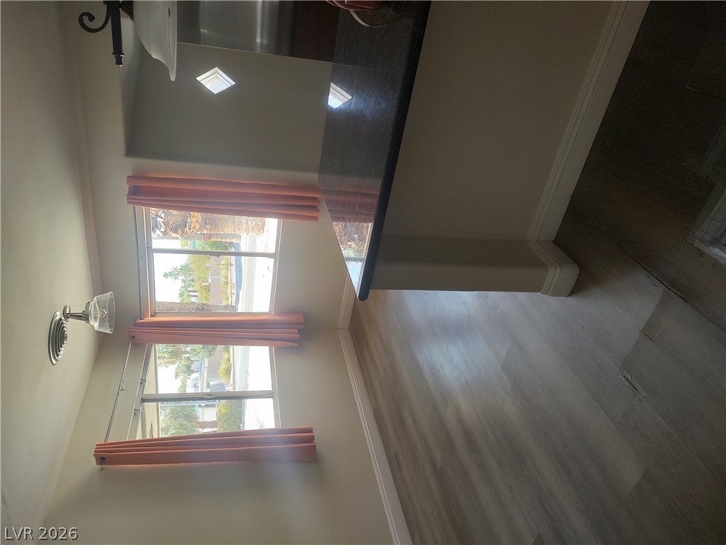 325 Park Way West