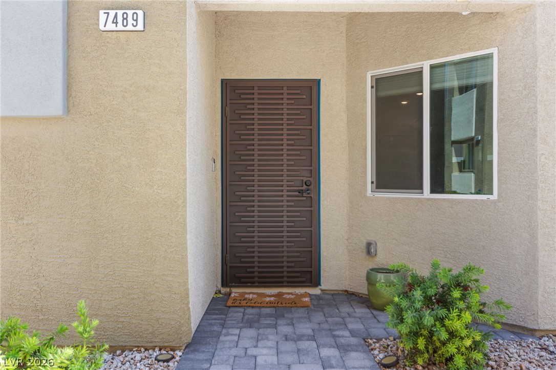 7489 Onyx Star Street