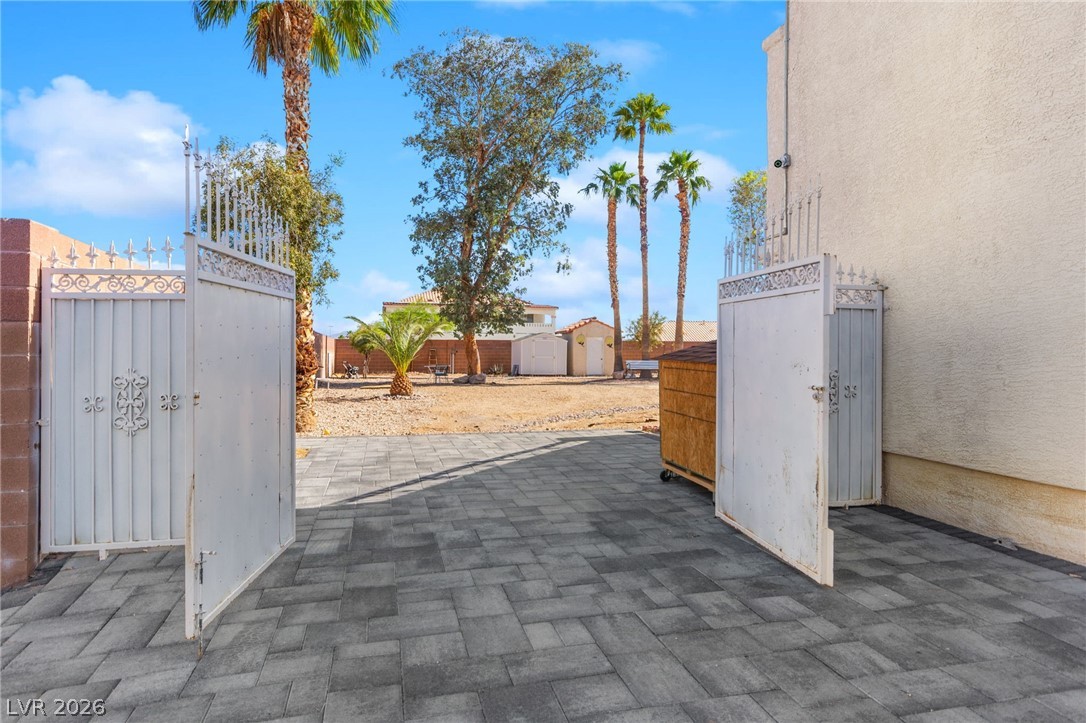 6857 Adobe Villa Avenue