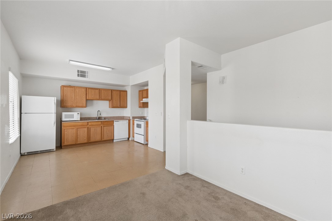 2171 Hussium Hills Street 204