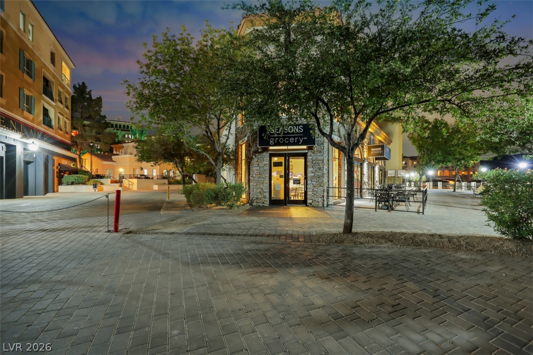 15 Avenida Fiori