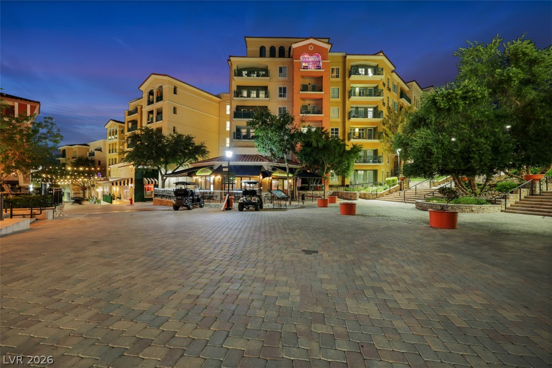 15 Avenida Fiori