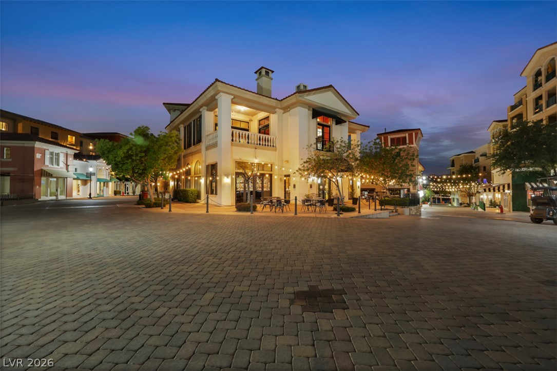 15 Avenida Fiori