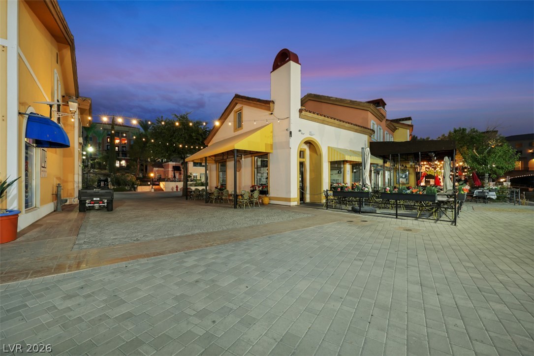 15 Avenida Fiori