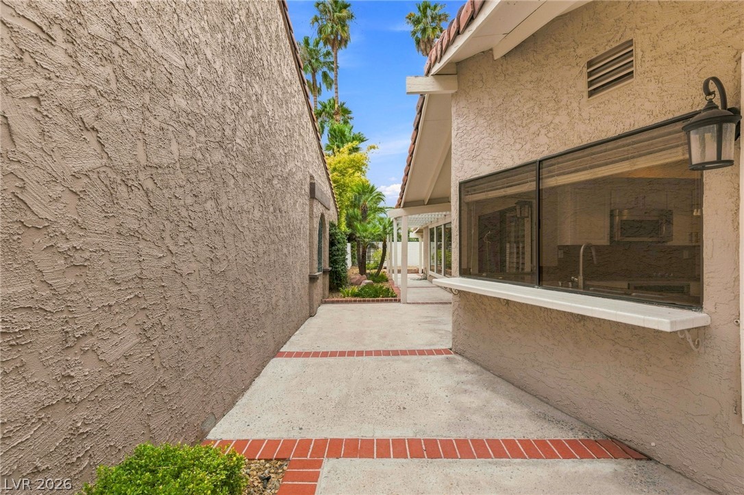 2312 Plaza Del Prado