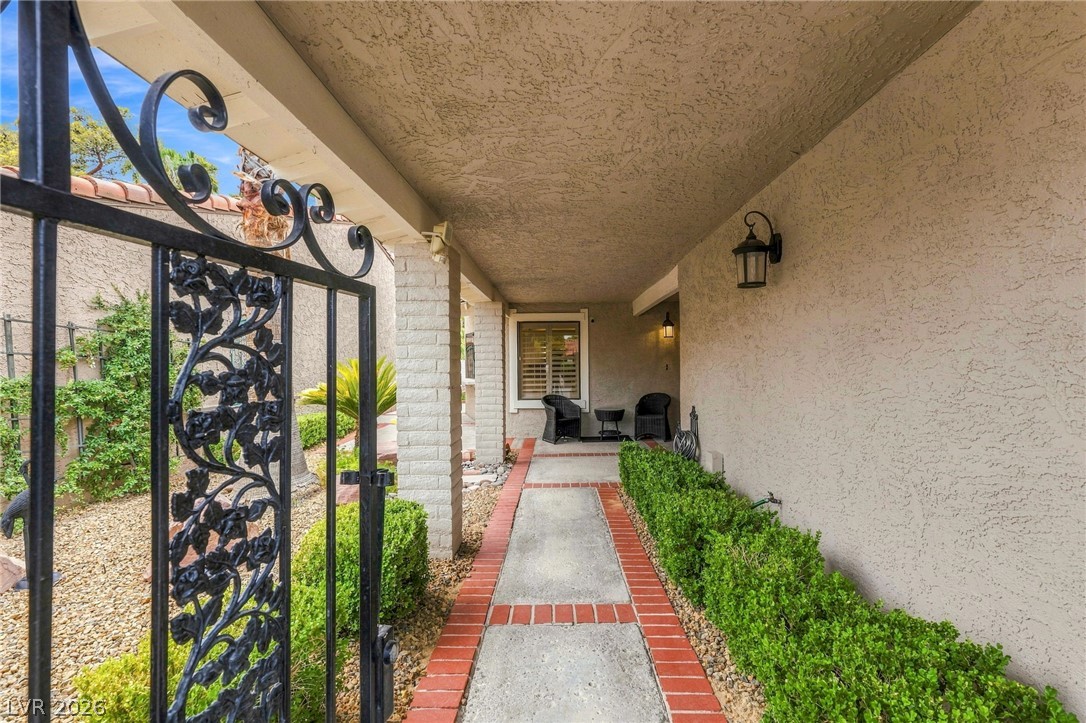 2312 Plaza Del Prado