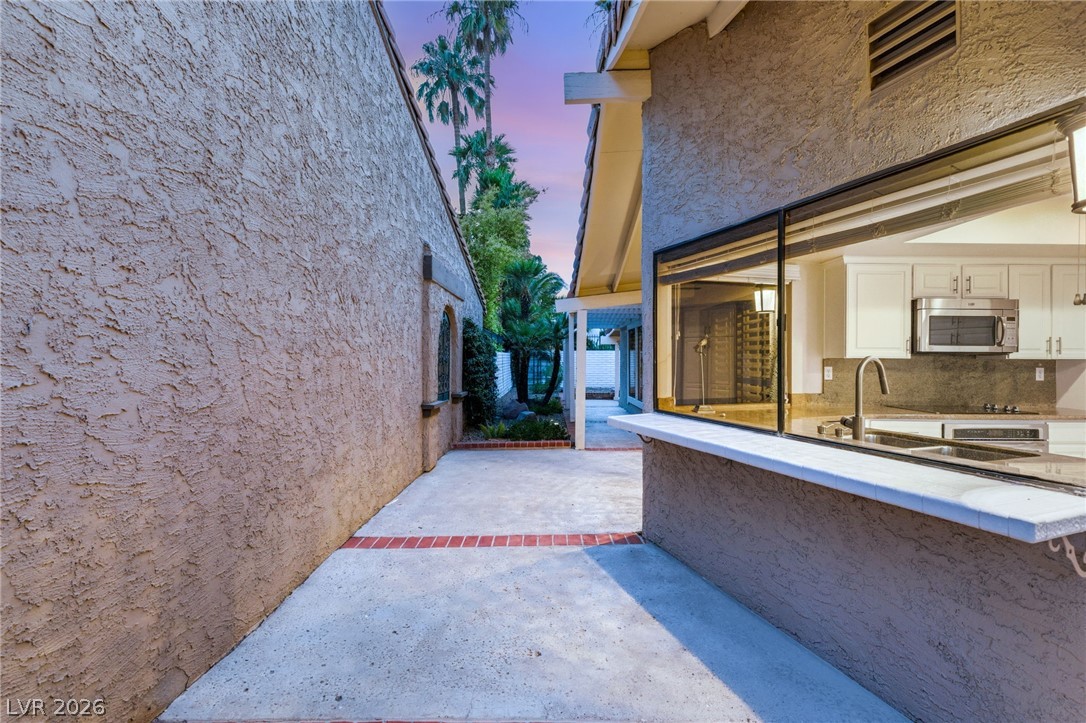 2312 Plaza Del Prado