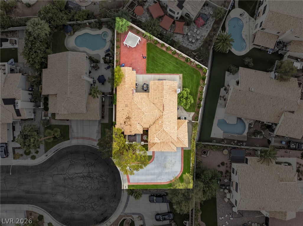 2638 Douglas Circle