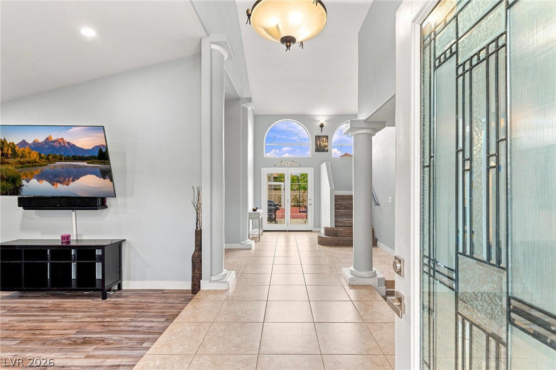 2638 Douglas Circle