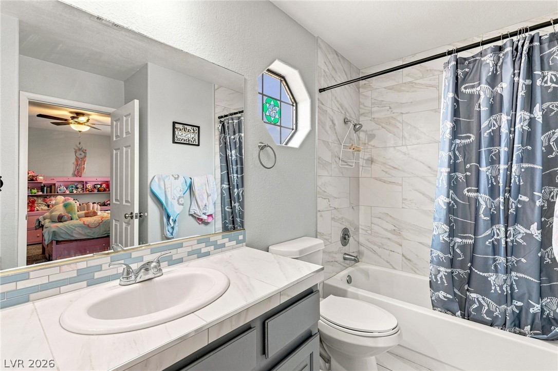 2638 Douglas Circle