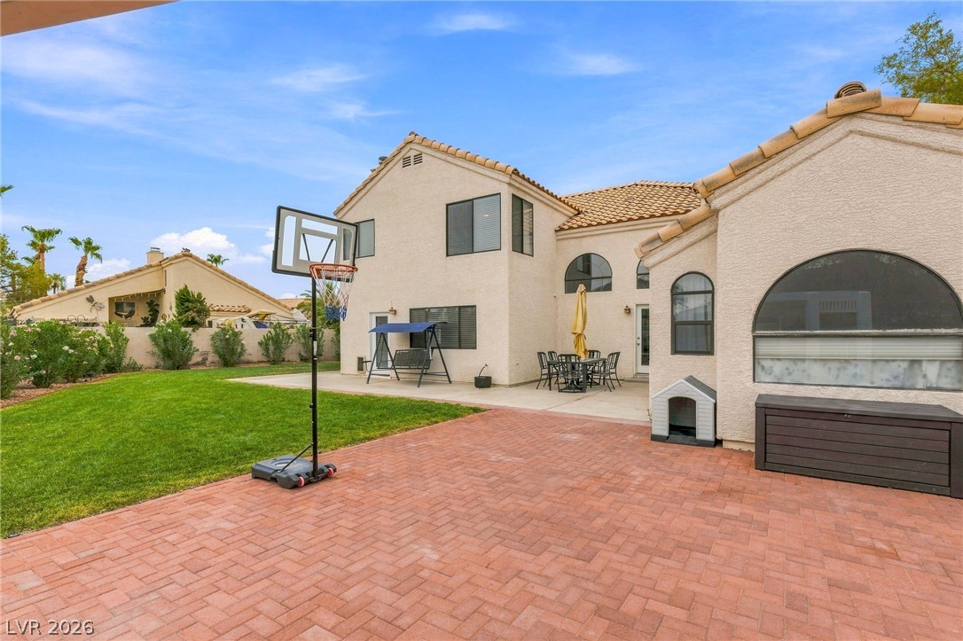 2638 Douglas Circle