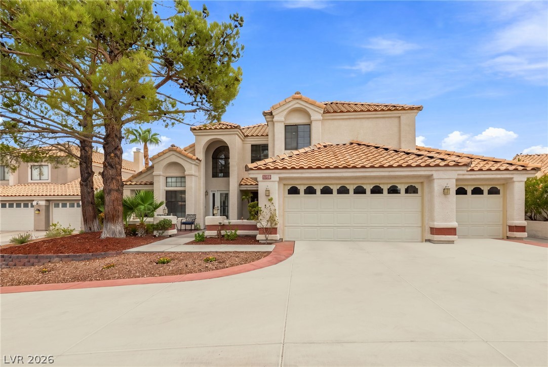 2638 Douglas Circle
