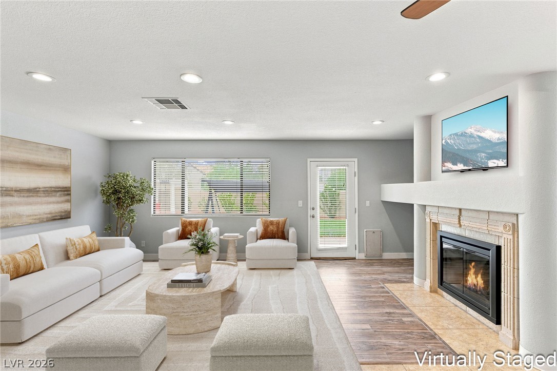 2638 Douglas Circle