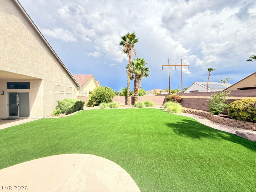 275 Macsnap Avenue