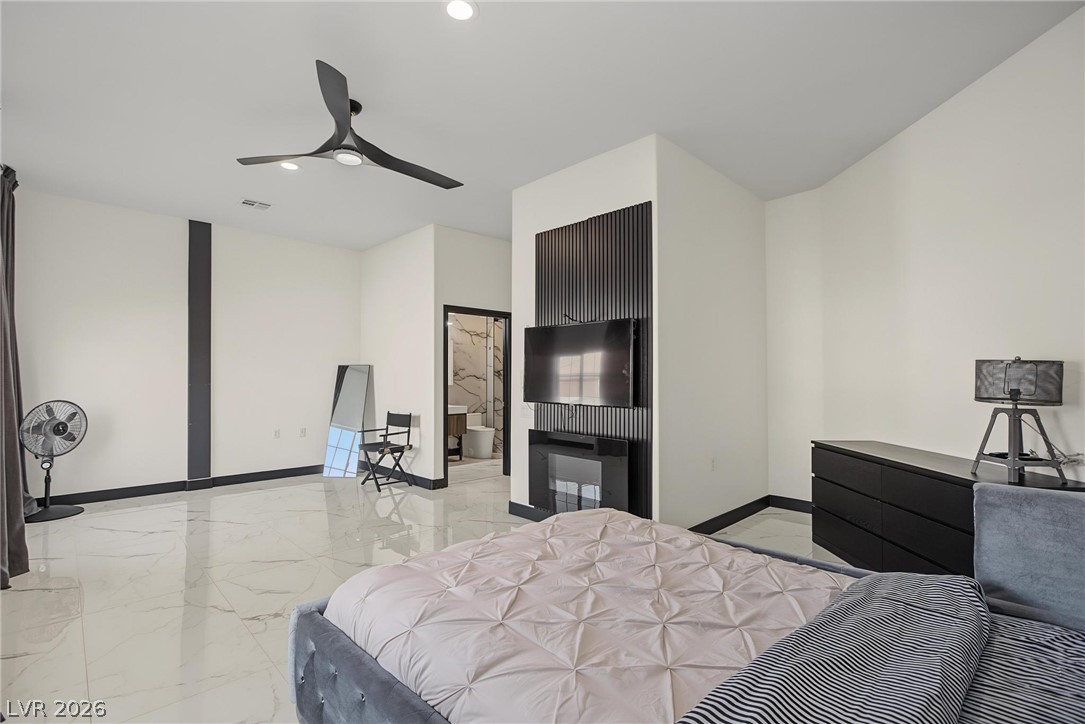 5560 Kings Row Court