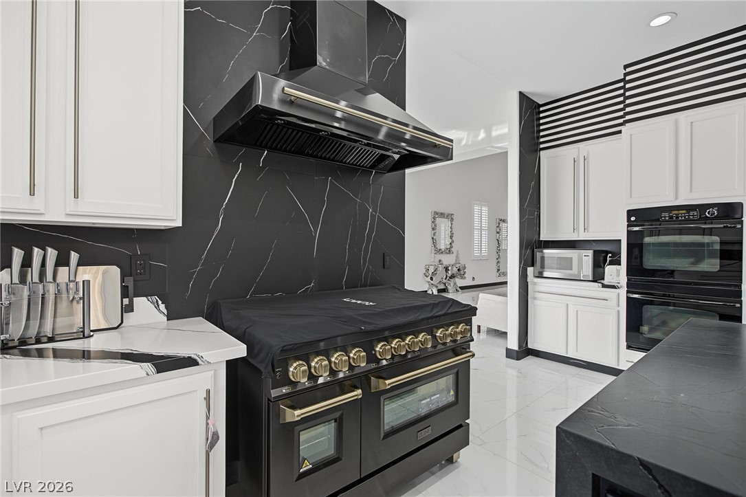 5560 Kings Row Court