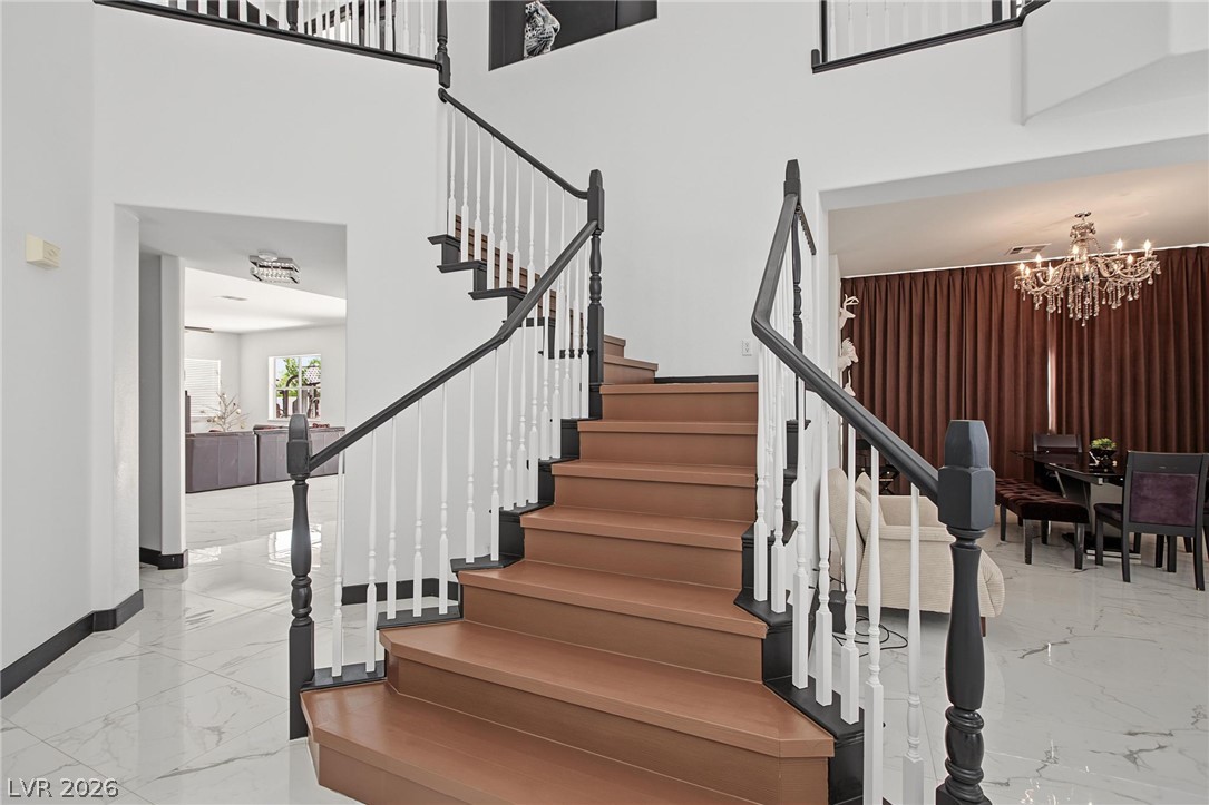 5560 Kings Row Court