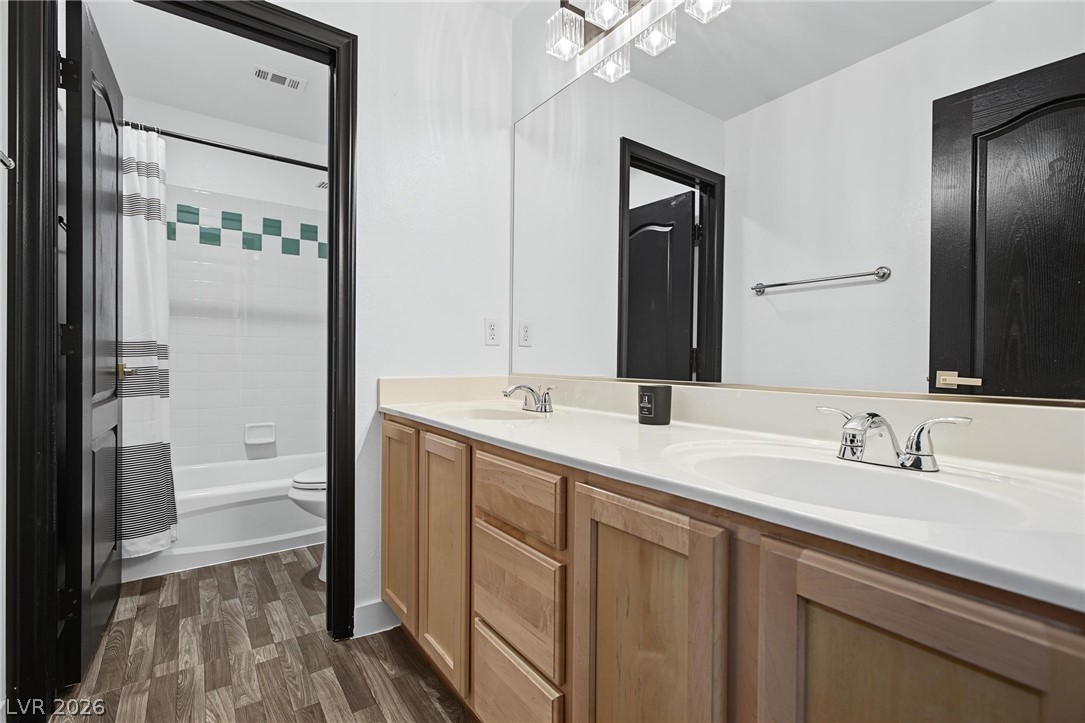 5560 Kings Row Court