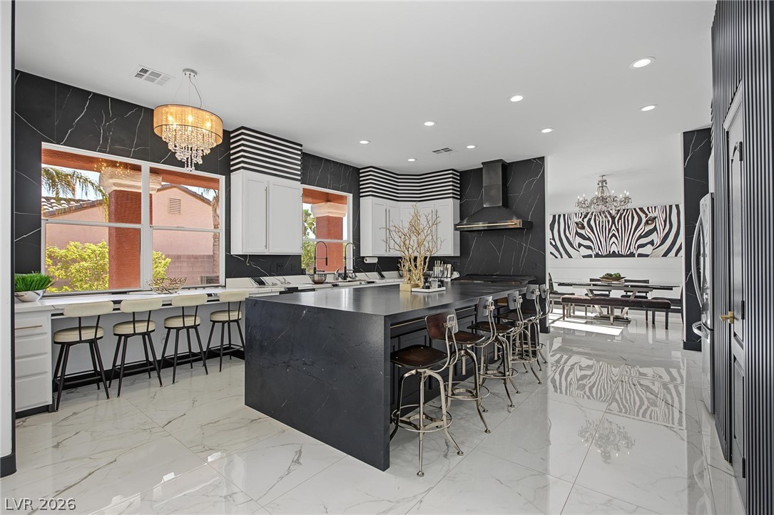 5560 Kings Row Court