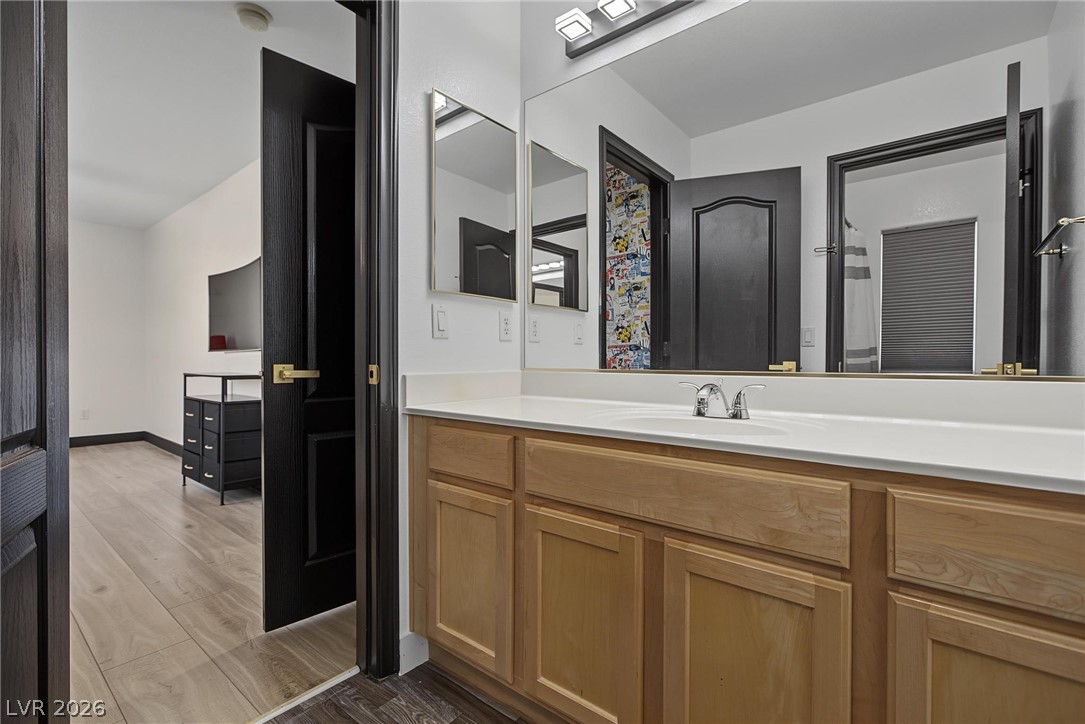 5560 Kings Row Court