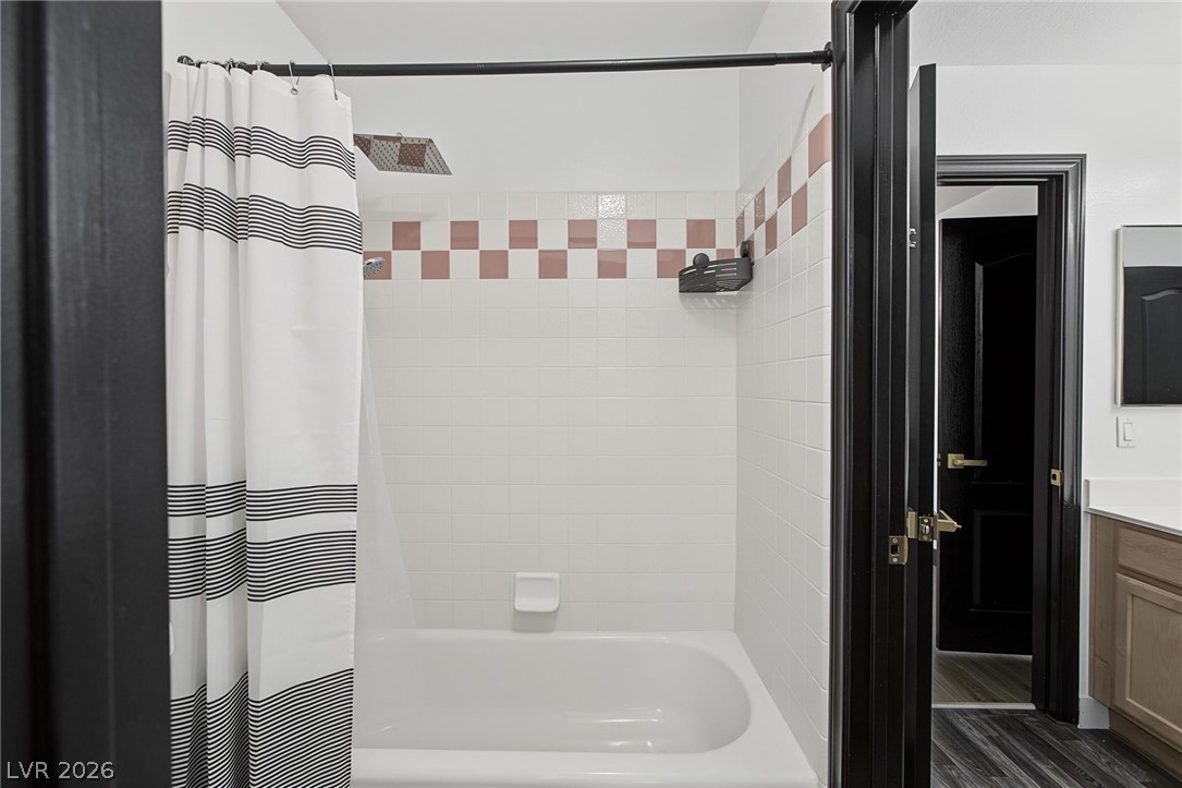 5560 Kings Row Court