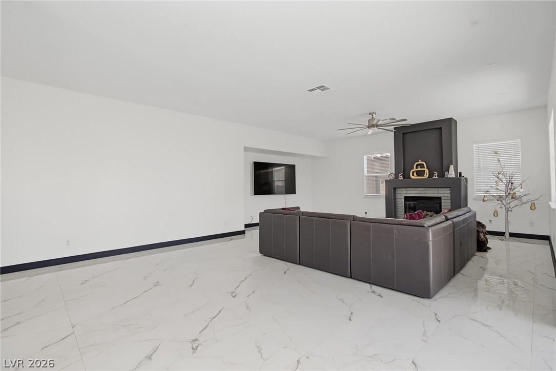 5560 Kings Row Court