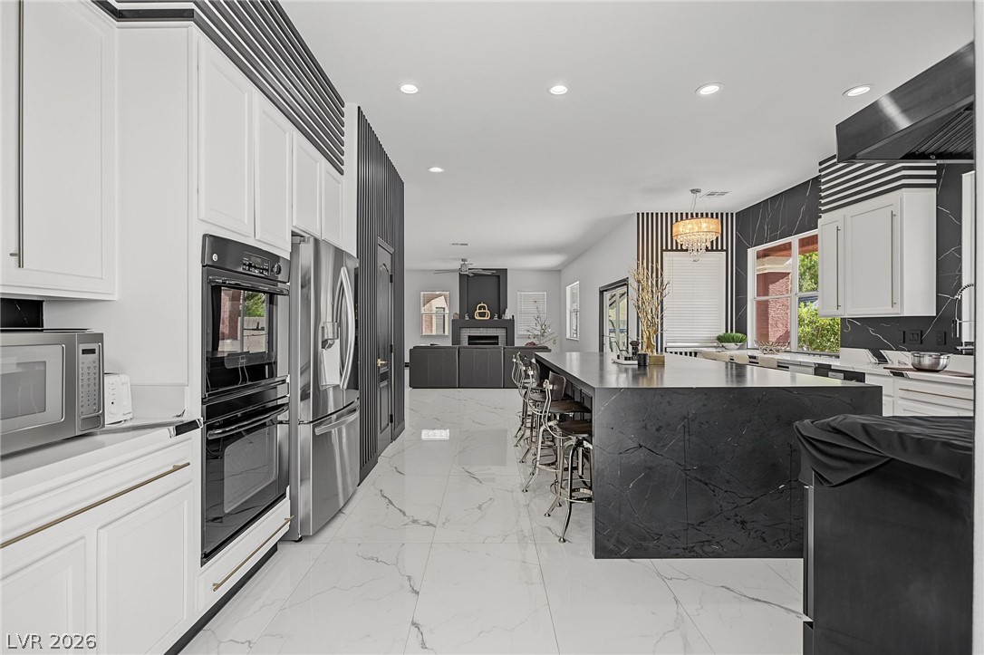 5560 Kings Row Court