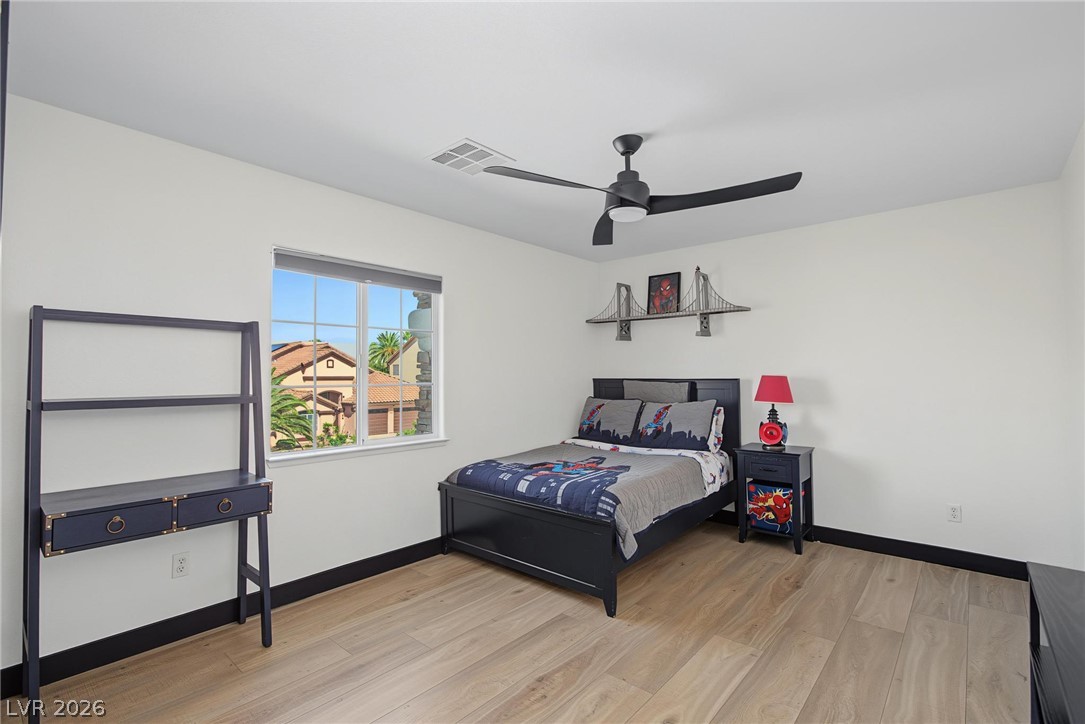 5560 Kings Row Court