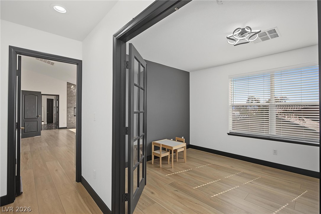 5560 Kings Row Court