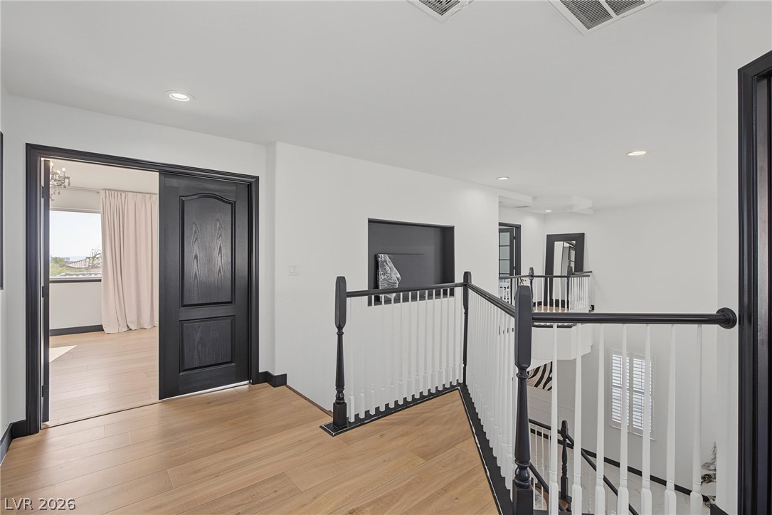 5560 Kings Row Court