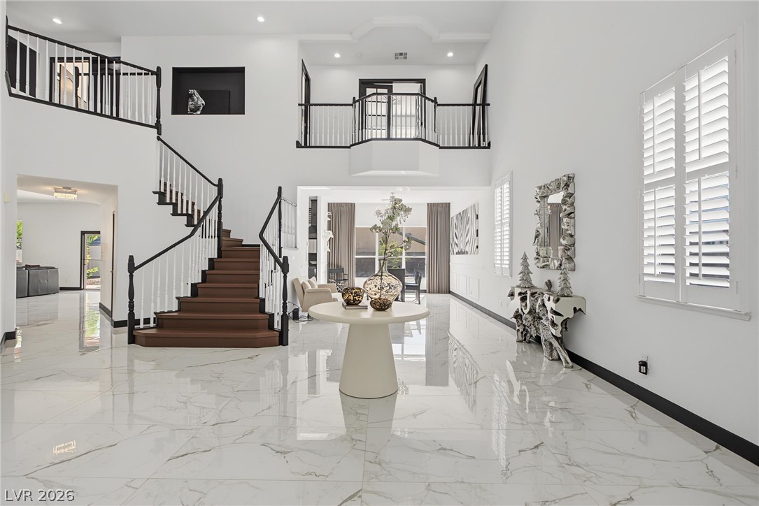 5560 Kings Row Court