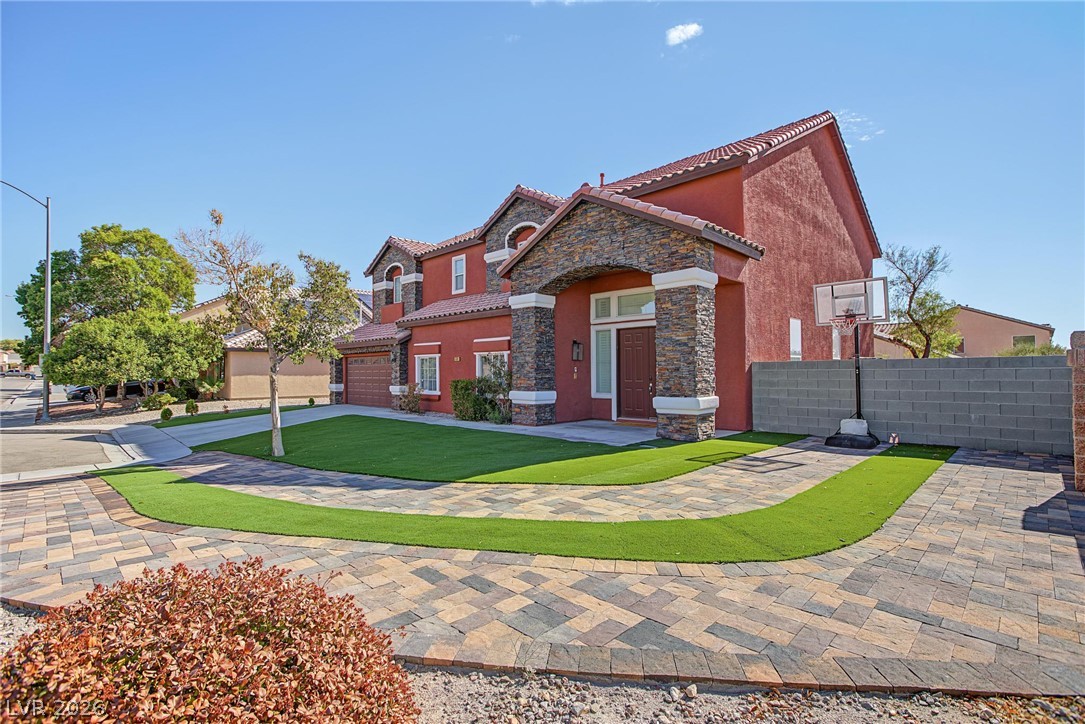 5560 Kings Row Court