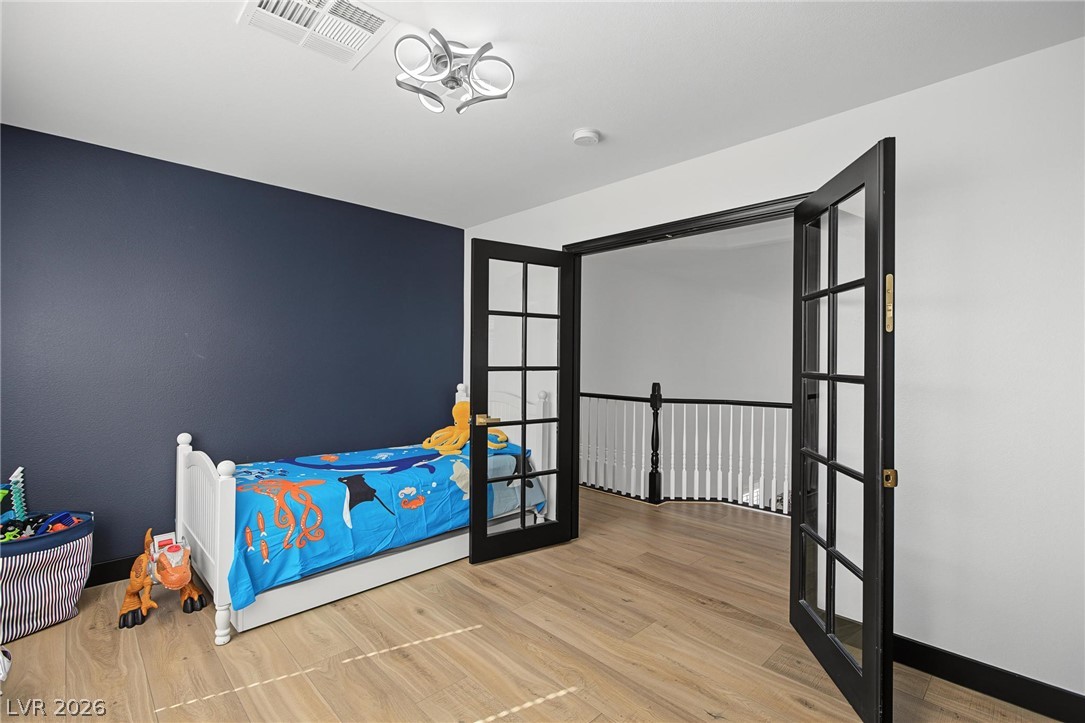 5560 Kings Row Court