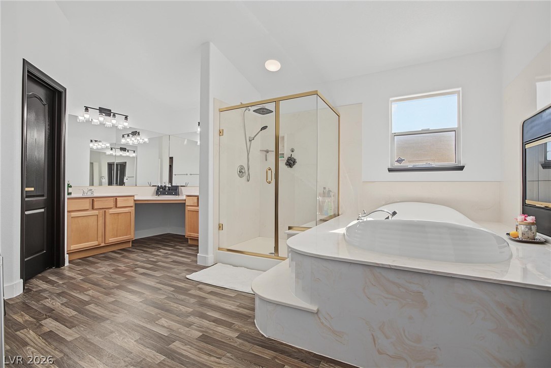 5560 Kings Row Court