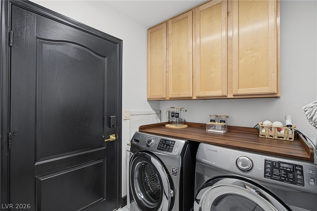 5560 Kings Row Court