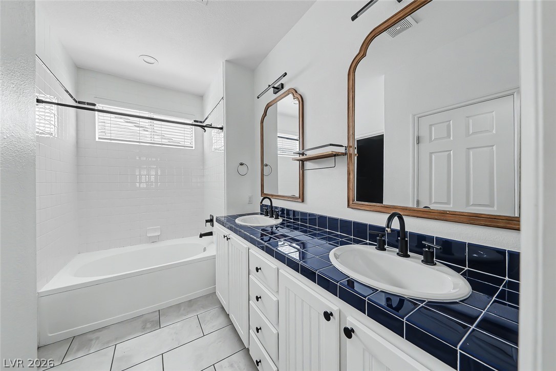 7609 Aspen Color Street