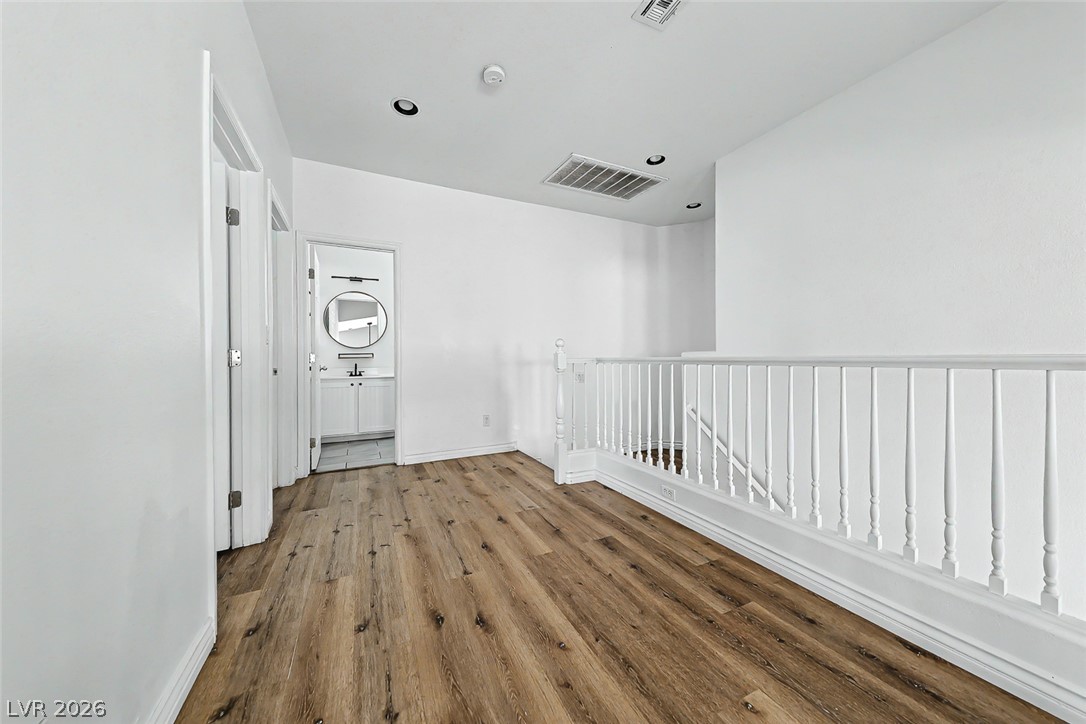 7609 Aspen Color Street