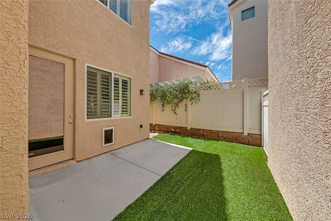 7609 Aspen Color Street
