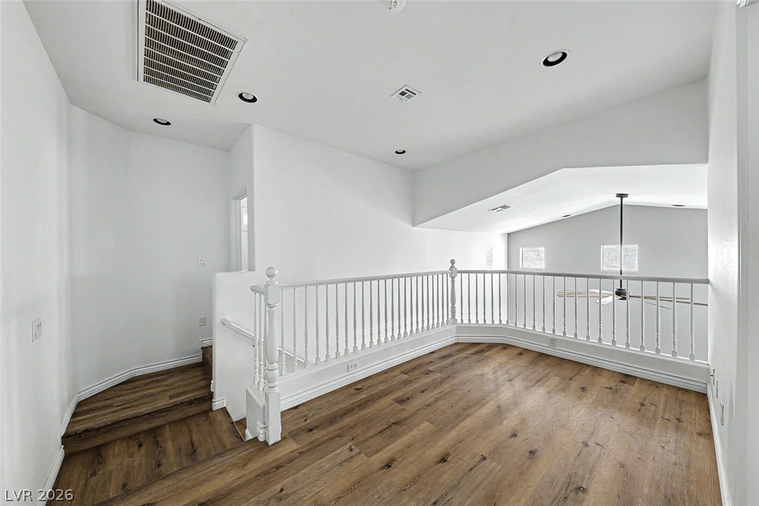 7609 Aspen Color Street
