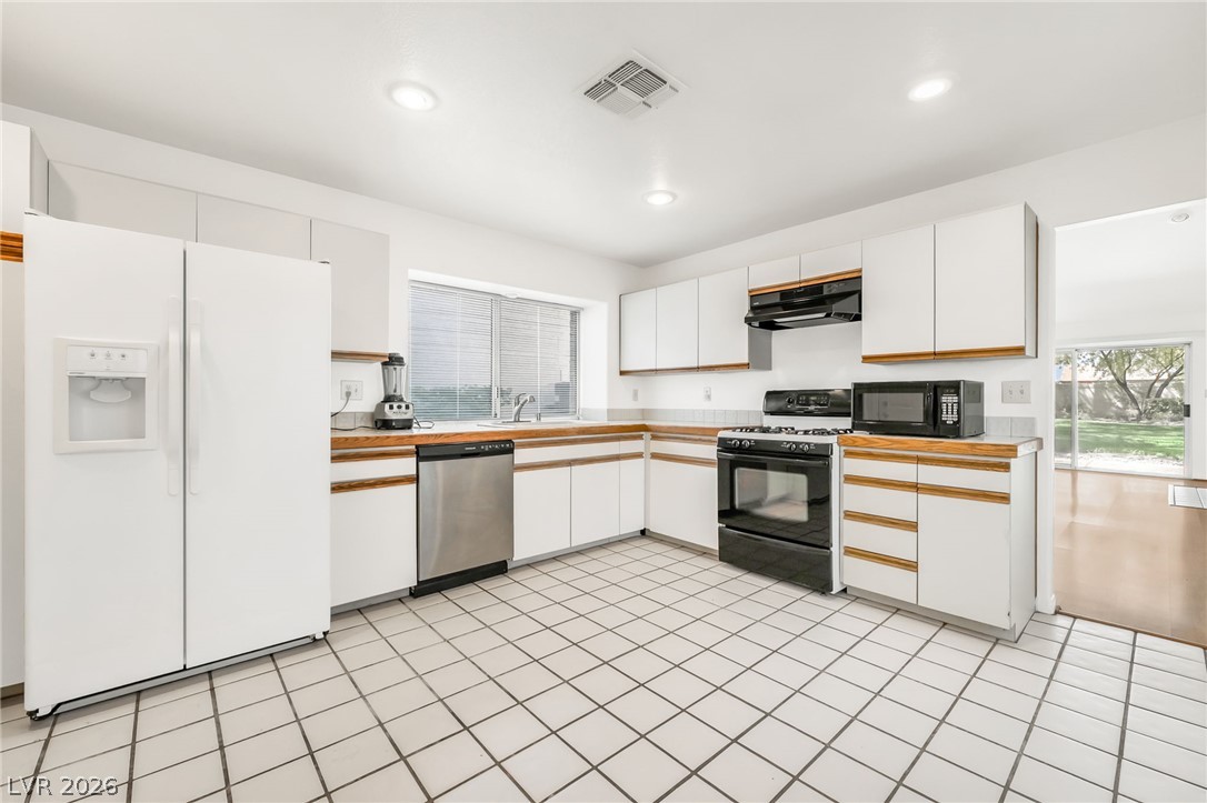 6986 Emerald Springs Lane