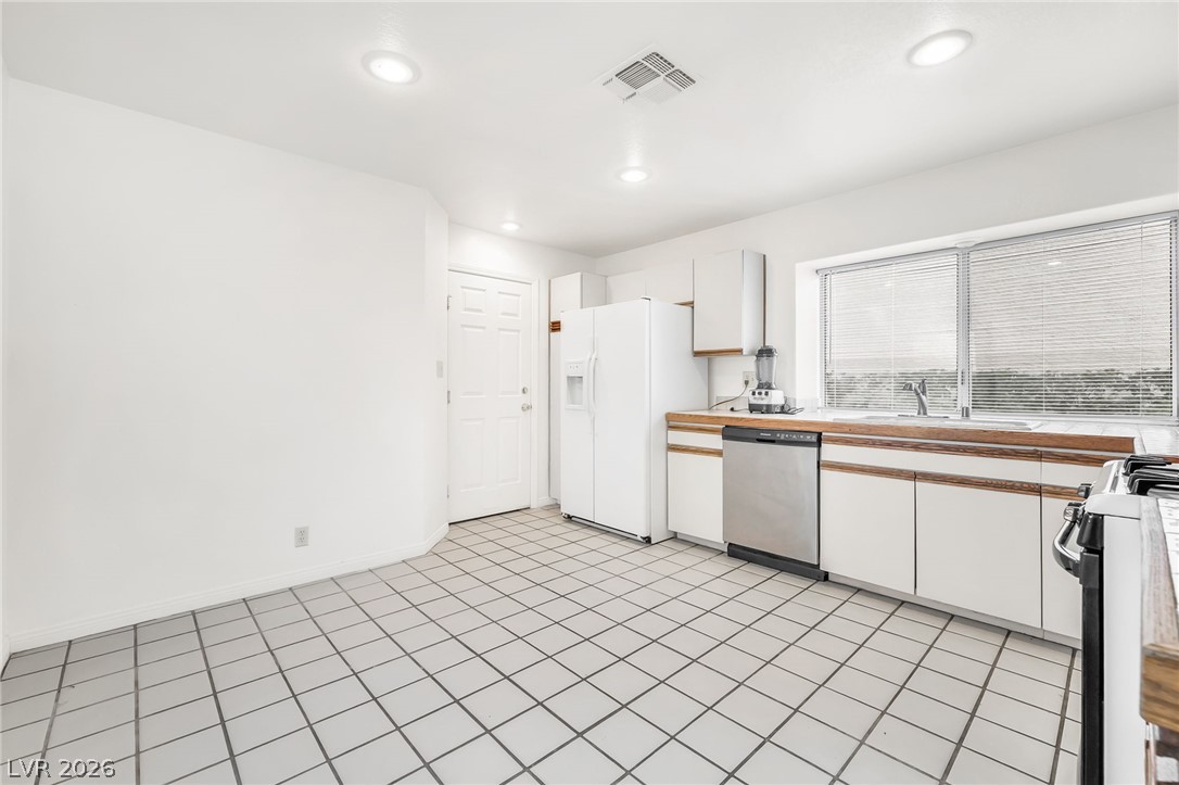 6986 Emerald Springs Lane