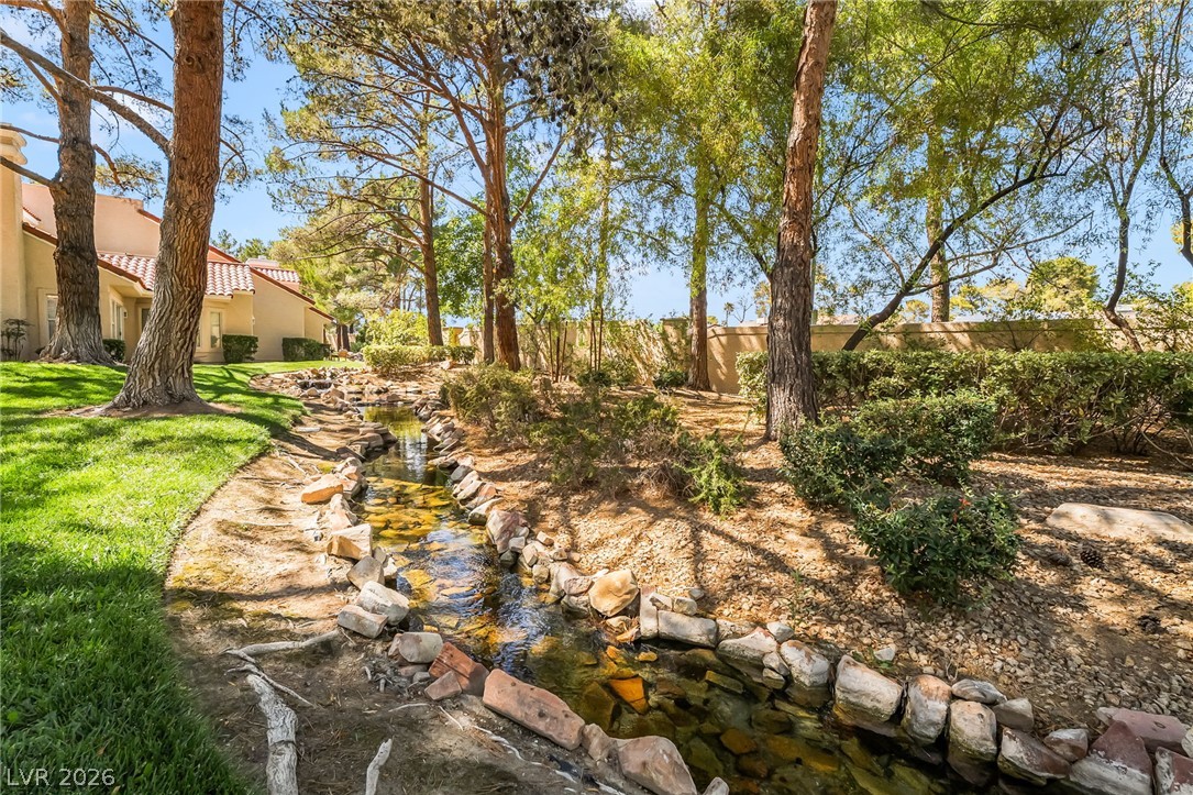6986 Emerald Springs Lane