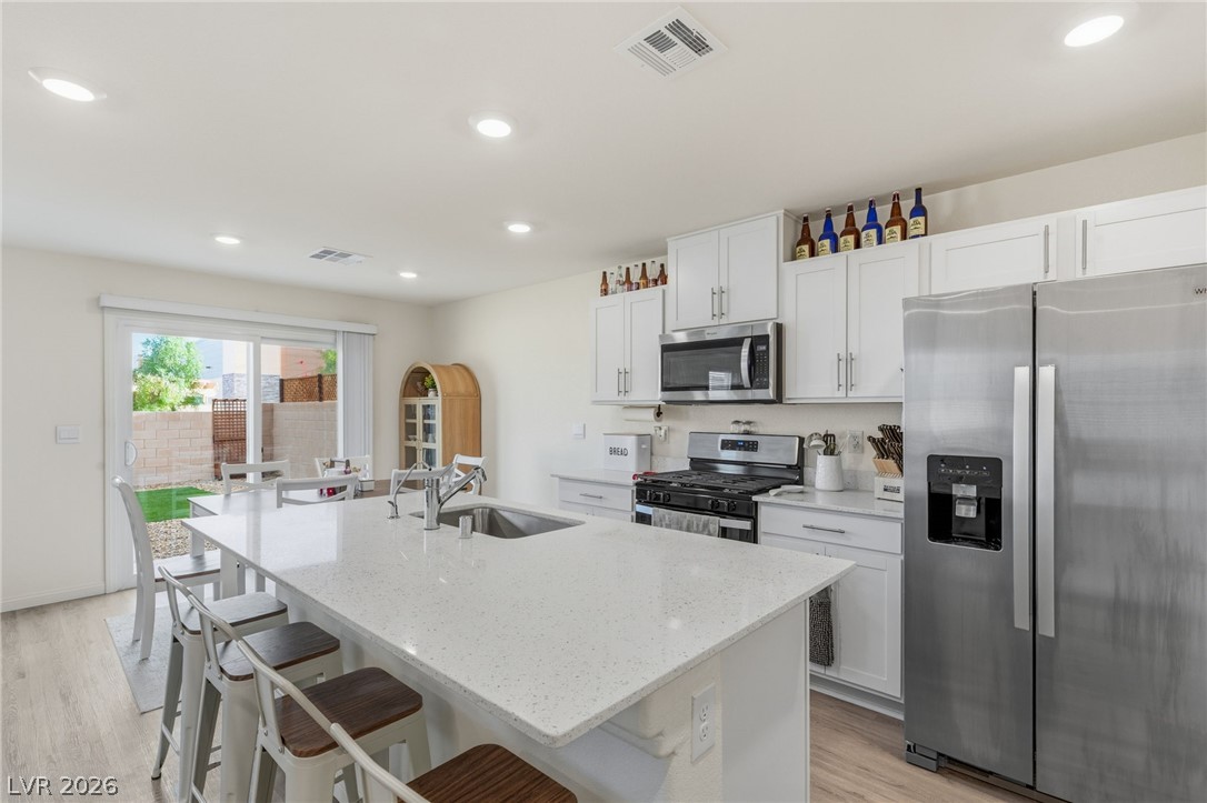 597 Juniper Rock Avenue