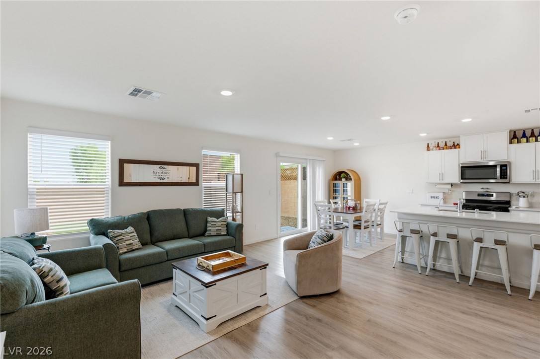 597 Juniper Rock Avenue