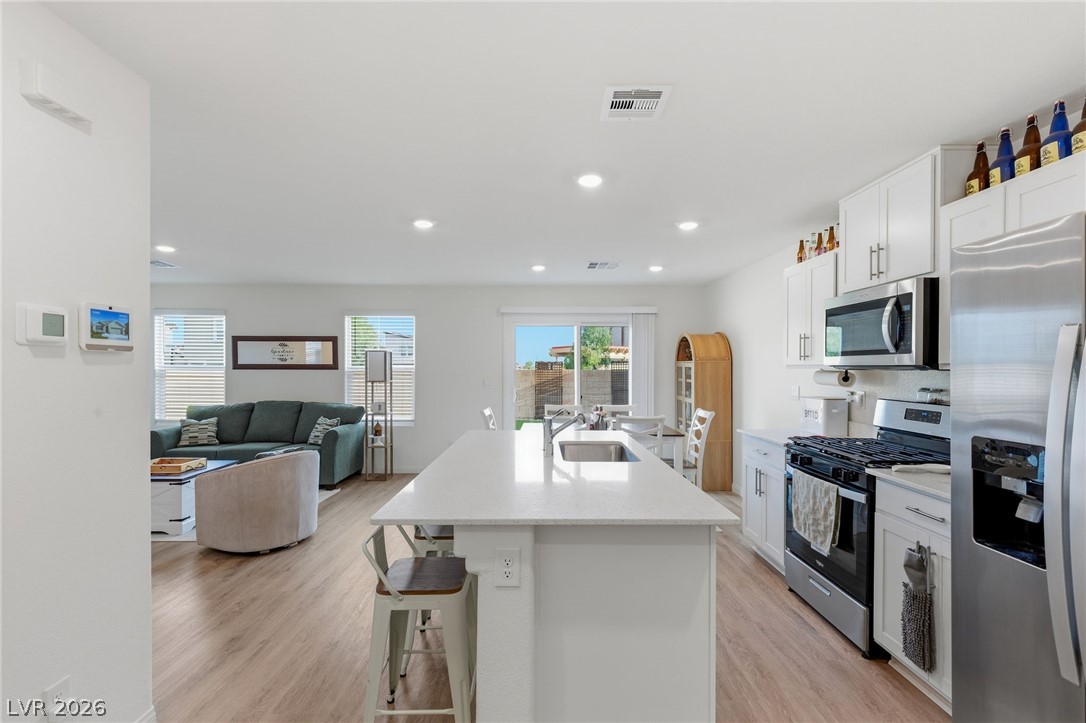 597 Juniper Rock Avenue